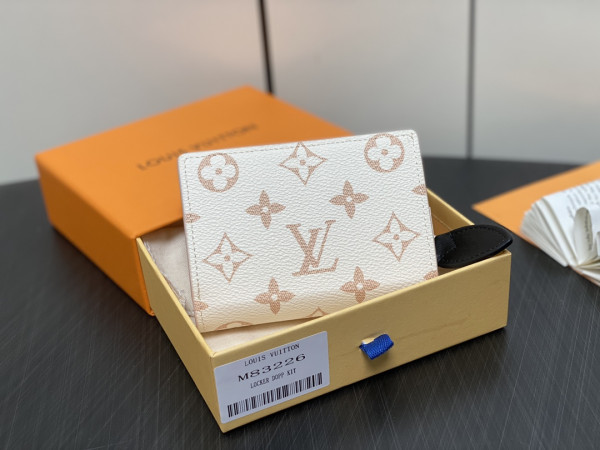 l**is V*t*n milky way wallet-11*8.5*3.5cm