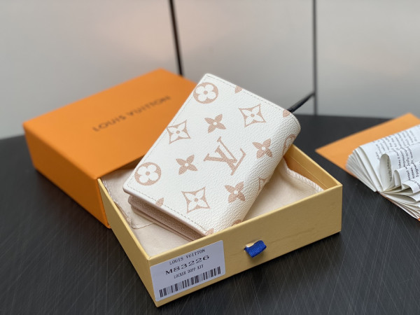 l**is V*t*n milky way wallet-11*8.5*3.5cm