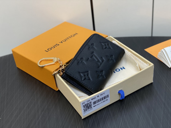 l**is V*t*n noa wallet-11*7*1.5cm