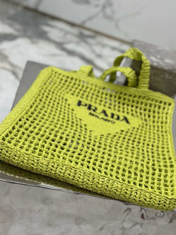 Pra*a crochet tote bag