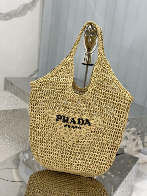 Pra*a crochet tote bag
