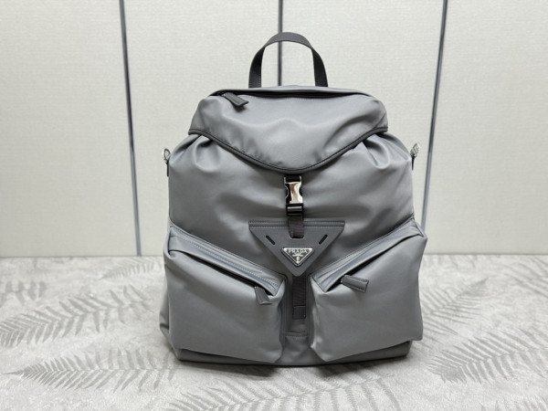 Pra*a backpack-42*38*18cm