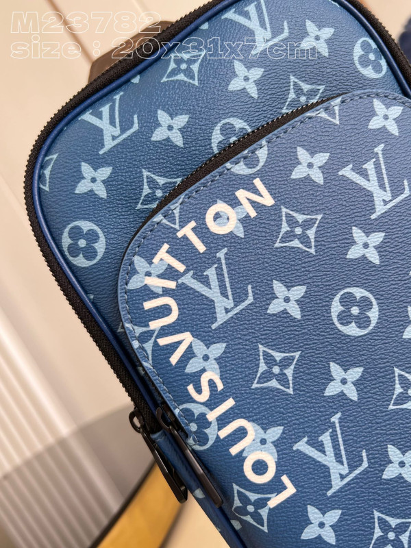 l**is V*t*n avenue slingbag nm