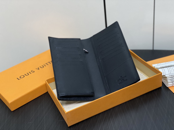 l**is V*t*n brazza wallet-10*19*2cm