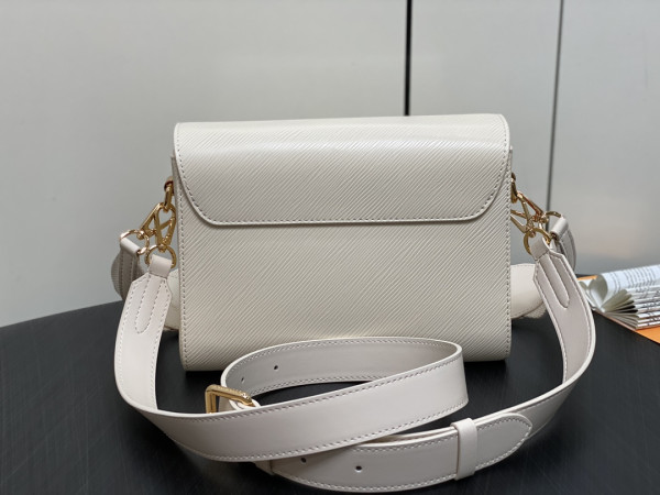 l**is V*t*n twist mm-23*17*9.5cm