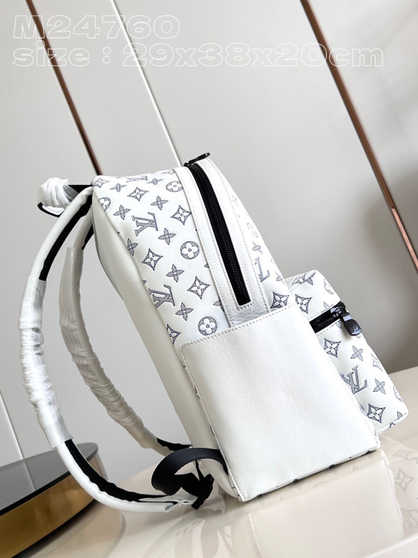 l**is V*t*n discovery backpack-29*38*20cm