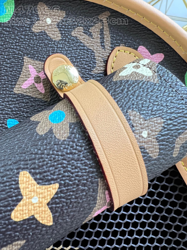 l**is V*t*n dog bag-44*32*23cm