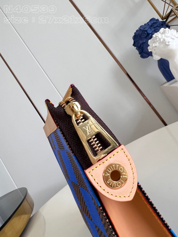 l**is V*t*n pochette voyage-27*21*6cm