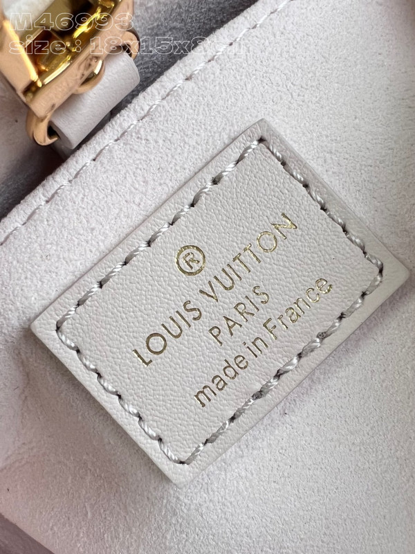l**is V*t*n onthego bb-18*15*8.5cm