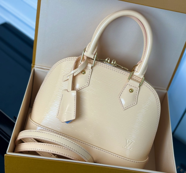 l**is V*t*n alma bb-23.5*17.5*11.5cm