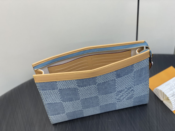 l**is V*t*n pochette voyage-27*21*6cm