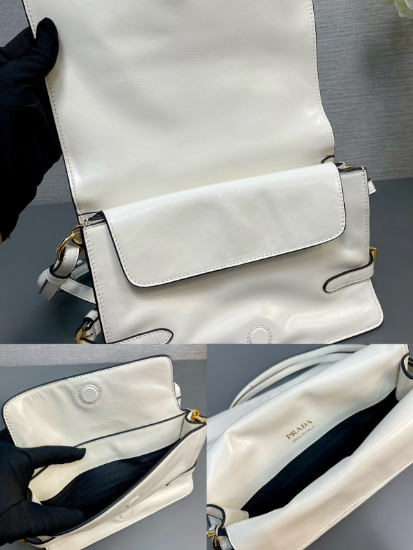 Pra*a messenger bag-23*15*8.5cm