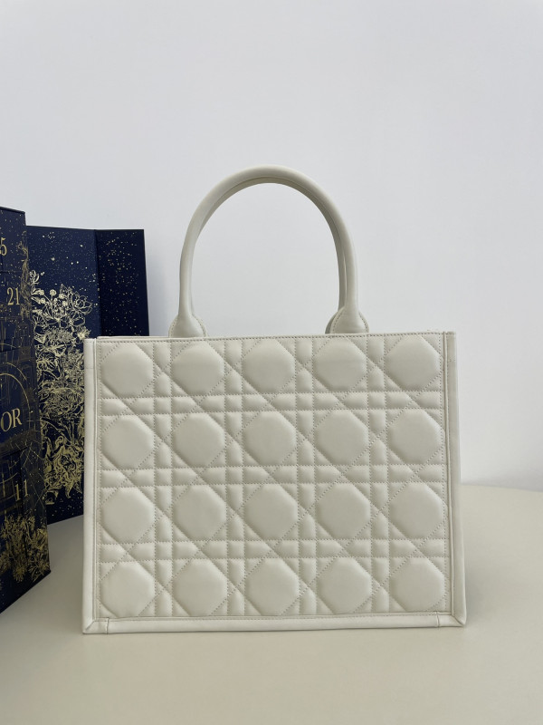 medium D*or book tote-36.5*28*17.5cm
