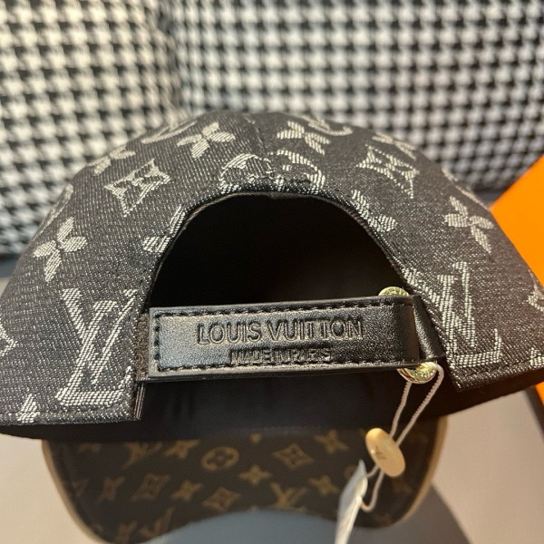 l**is V*t*n hat