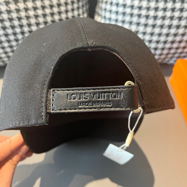 l**is V*t*n hat