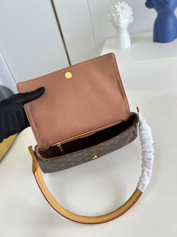 l**is V*t*n looping bag-24x21x9cm