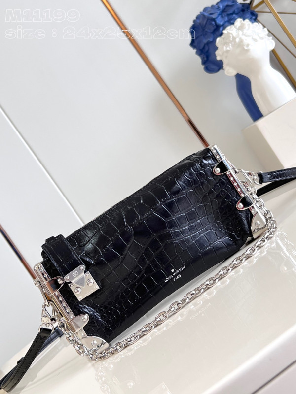 l**is V*t*n slim trunk-23*12*4cm