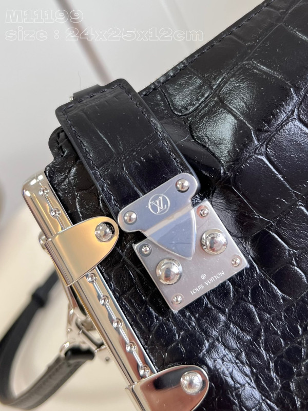 l**is V*t*n slim trunk-23*12*4cm