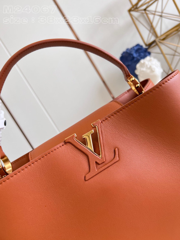 l**is V*t*n capucines gm souple-38*23*16cm