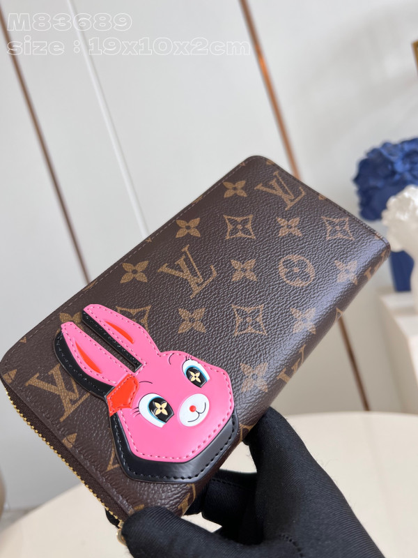 l**is V*t*n zippy wallet-10*20*2 cm