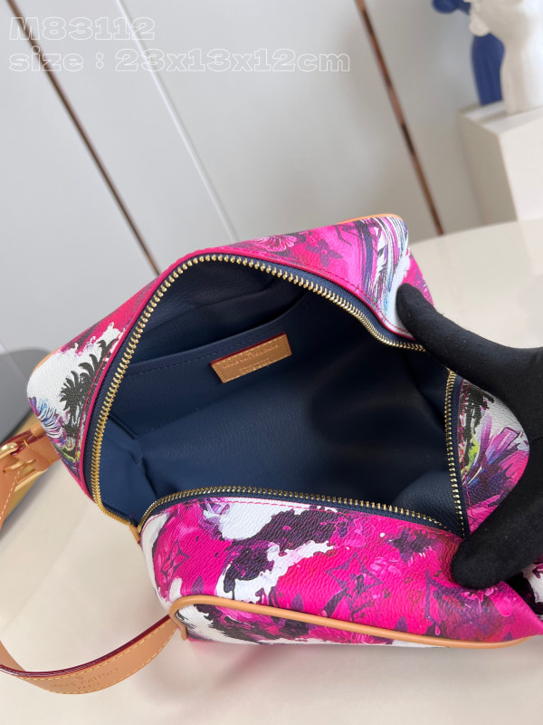 l**is V*t*n locker dopp kit bag-23*13*12cm