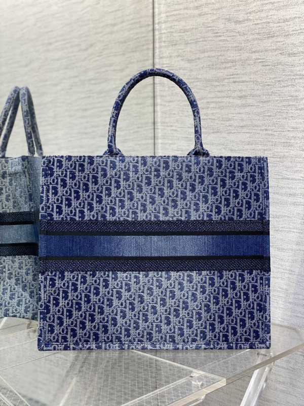 large D*or book tote-42*35*18.5cm