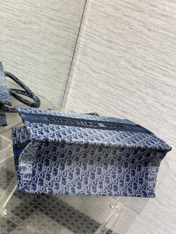 medium D*or book tote-36*18*28cm