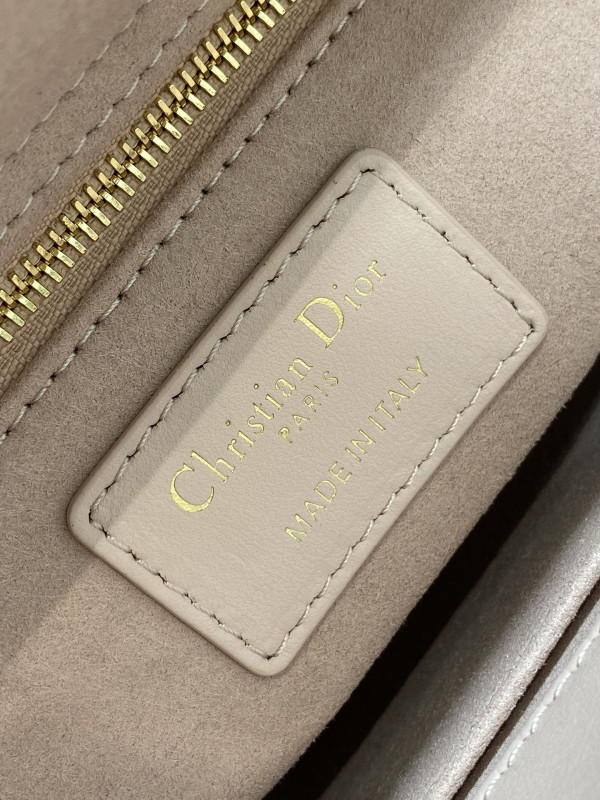 lady D*or - 20cm
