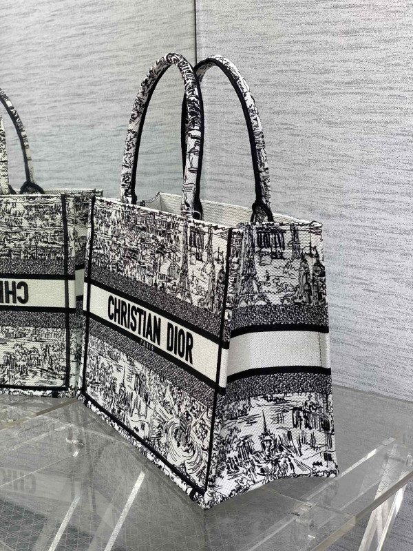 medium D*or book tote-36*18*28cm