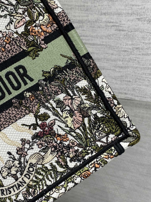 small D*or book tote-26cm