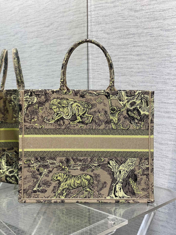 large D*or book tote-42*35*18.5cm