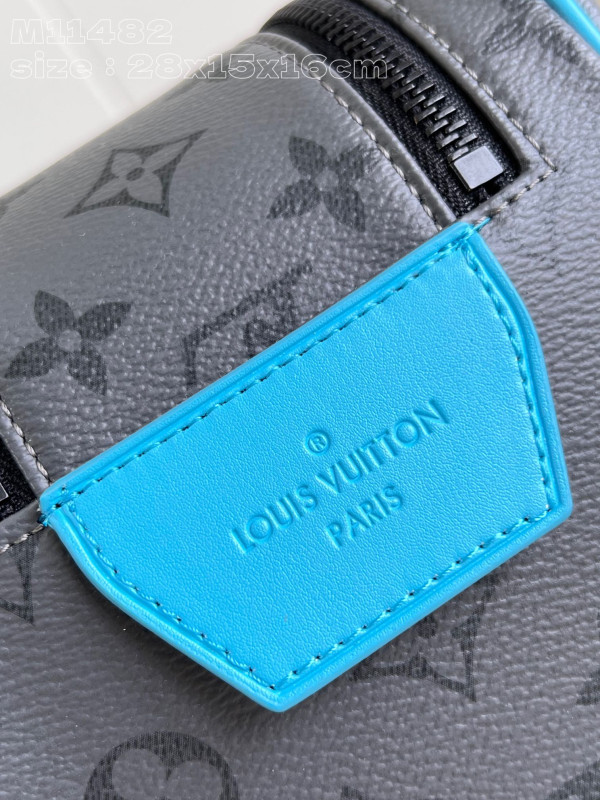l**is V*t*n locker dopp kit bag-23*13*12cm