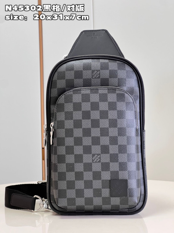 l**is V*t*n avenue slingbag nm-31*20*7cm