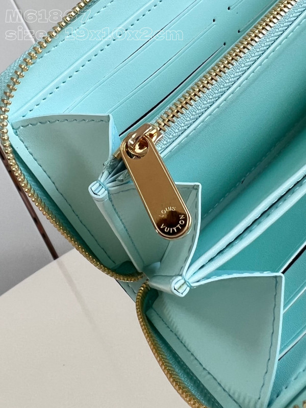 l**is V*t*n zippy wallet-10*20*2 cm