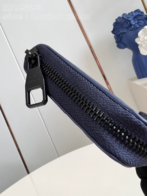 l**is V*t*n zippy wallet-10*20*2 cm