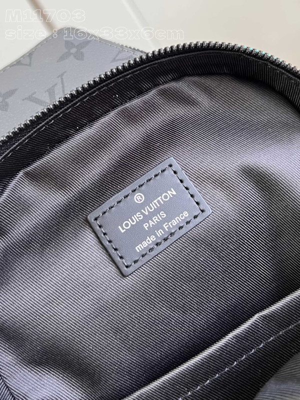 l**is V*t*n avenue slingbag-16*33*5.7cm