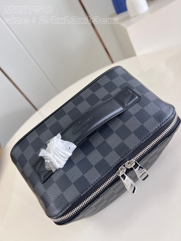 l**is V*t*n toiletry bag-24*13*13cm