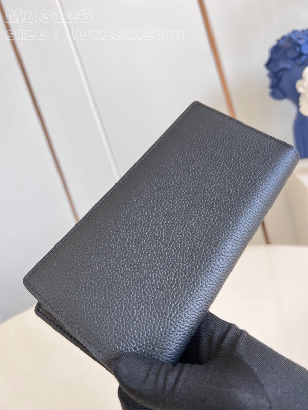 l**is V*t*n brazza wallet-10*19*2cm