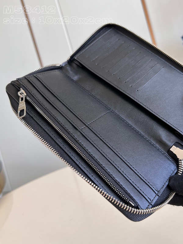l**is V*t*n zippy wallet-10*20*2 cm