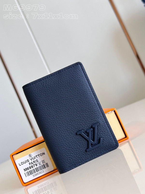 l**is V*t*n pocket organizer-7.5*11.1*1 cm