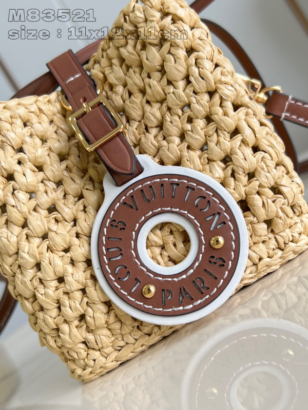l**is V*t*n noÉ purse