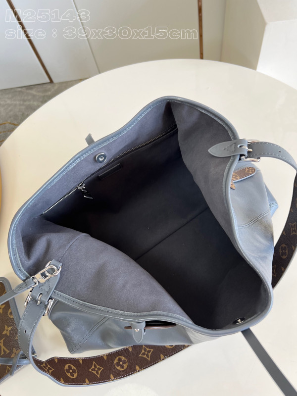 l**is V*t*n carryall mm- 39 x 30 x 15cm