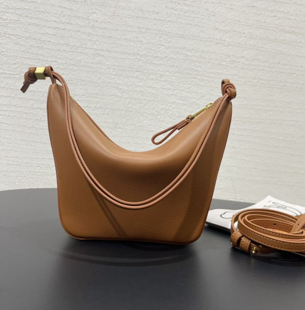 Loewe Hammock Hobo