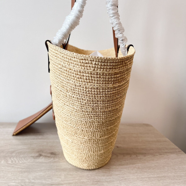 medium S*pple ce**e classic panier in raffia and calfskin