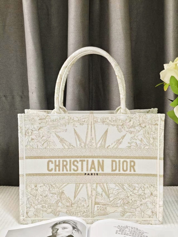medium D*or book tote-36.5x27.5x16.5cm