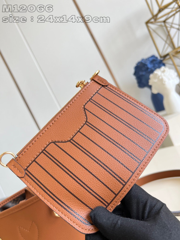 l**is V*t*n neverfull bandoulière inside out bb