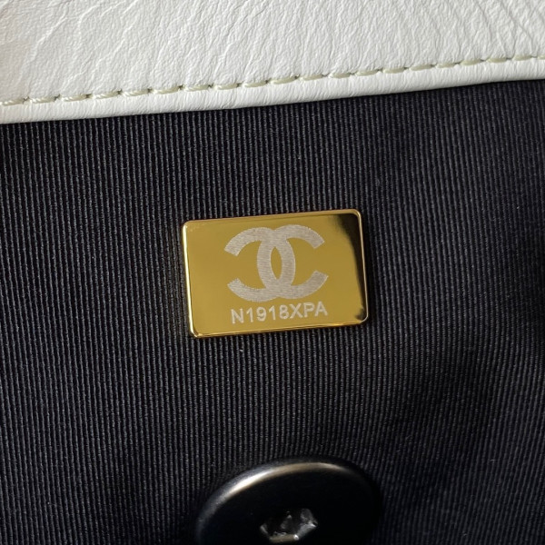 Ch*el 19 handbag-26cm